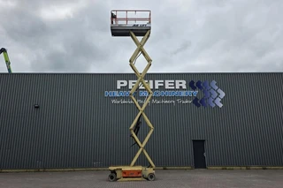 JLG 2011 - 3246ES Electric, 11.7m Working Height, 320kg Capac image 3 miniature