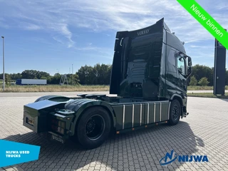 Volvo FH 2023 - 500 TC 4x2 Showtruck + I-Park afbeelding 3 miniatuur