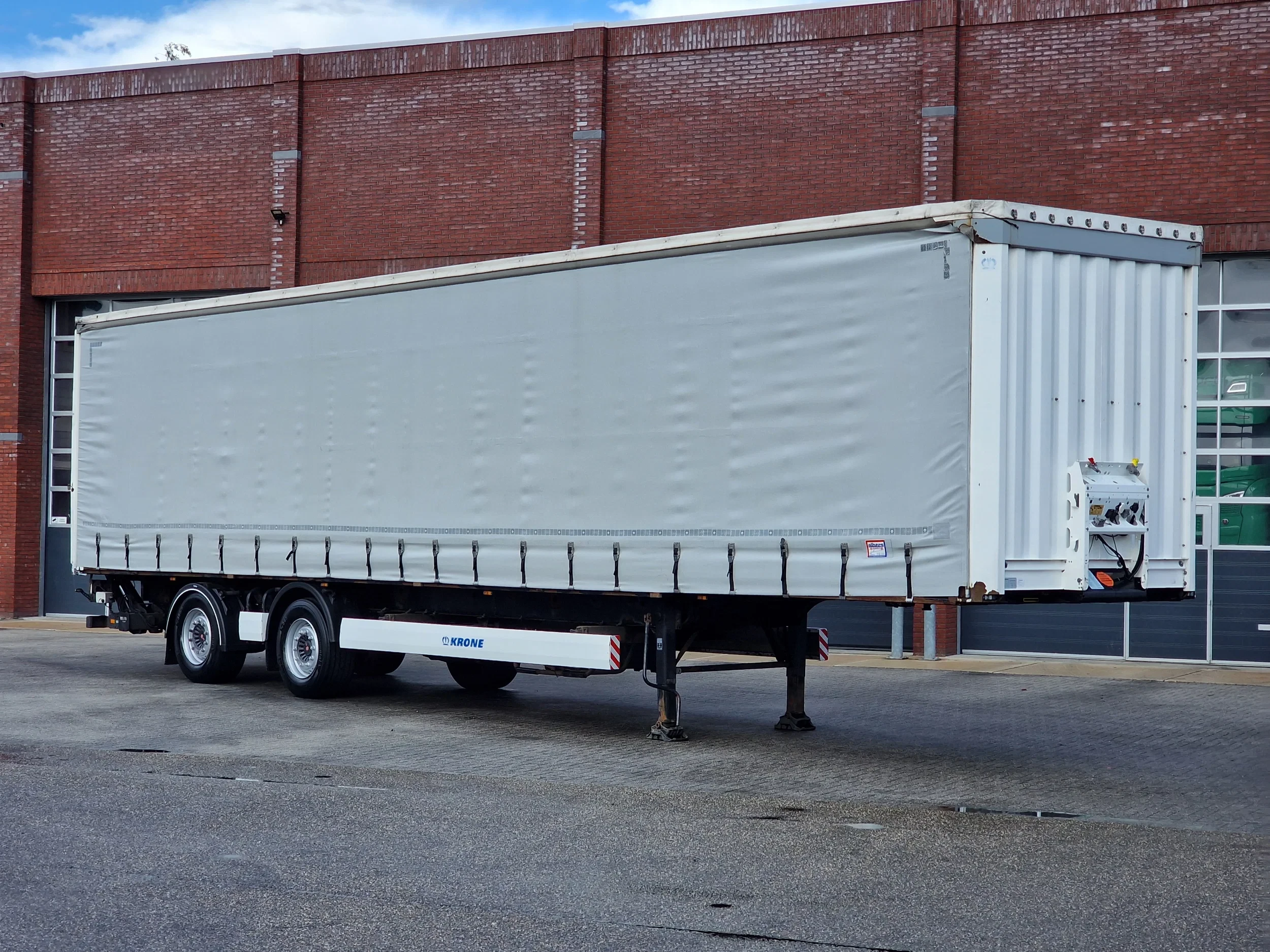 Krone SZ 2012 - Tautliner 2 axle - Steering axle - Loadlift - Own batteries изображение 1