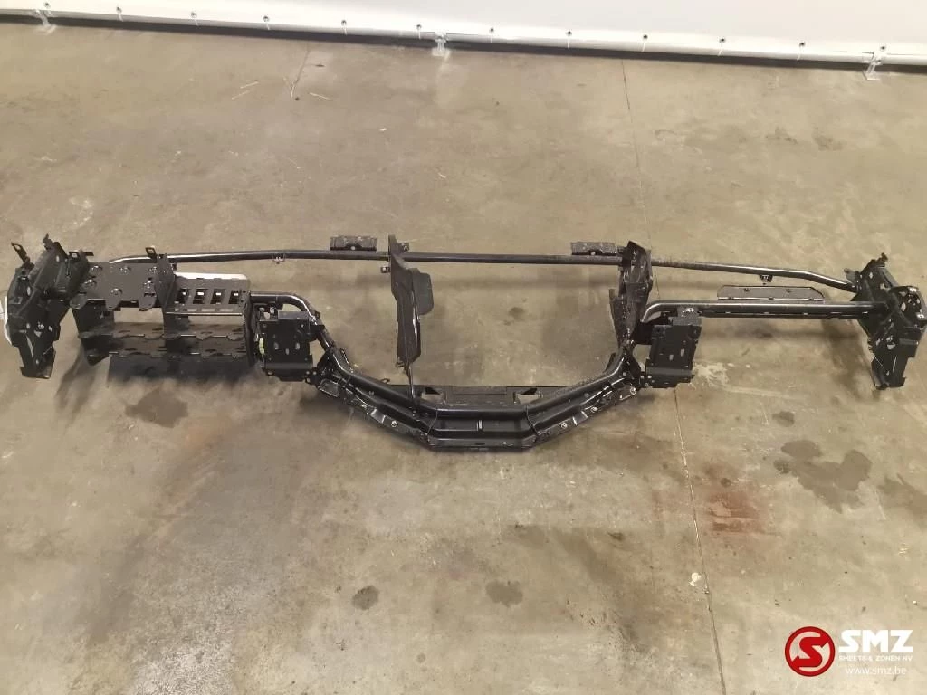 Mercedes-Benz Actros 2012 - Occ dashboard frame MP3 afbeelding 1