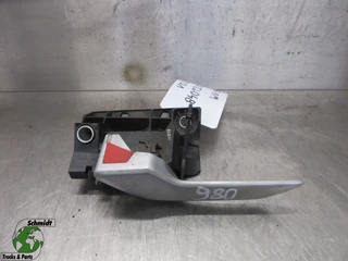 Volvo - 84012025 LINKS DEURLKINK BINNEN KANT FH 460 EURO 6 en venta