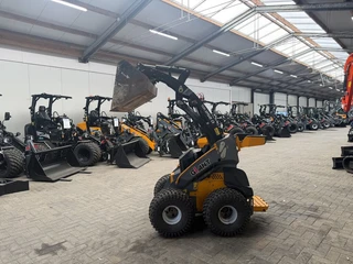 Giant SK252 D skid schranklader / minishovel 2019 2019 afbeelding 2 miniatuur