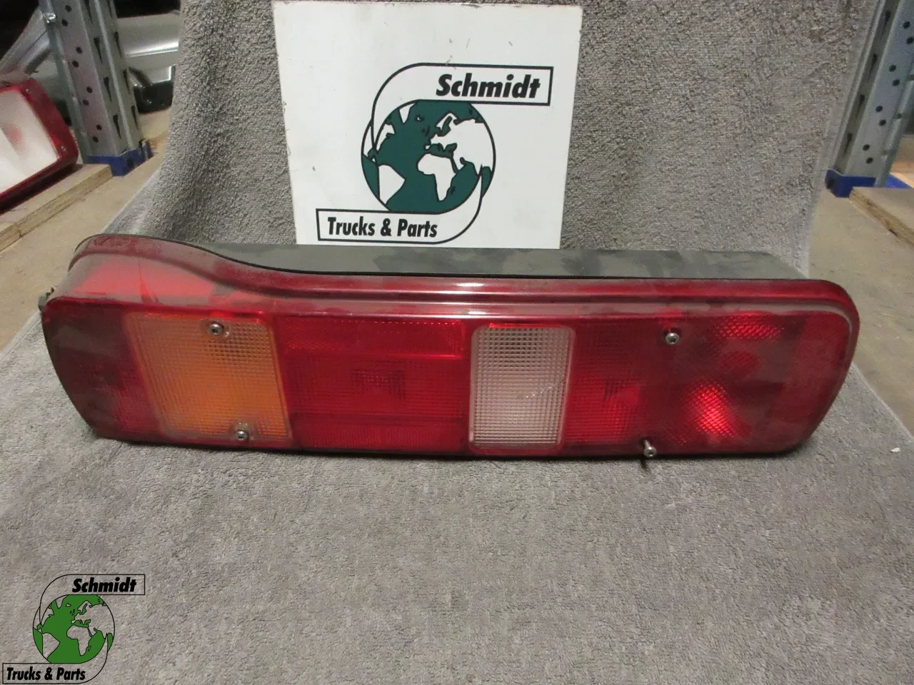 Volvo FH - 21063887 ACHTERLAMP VOLVO LINKS EURO 5 afbeelding 1