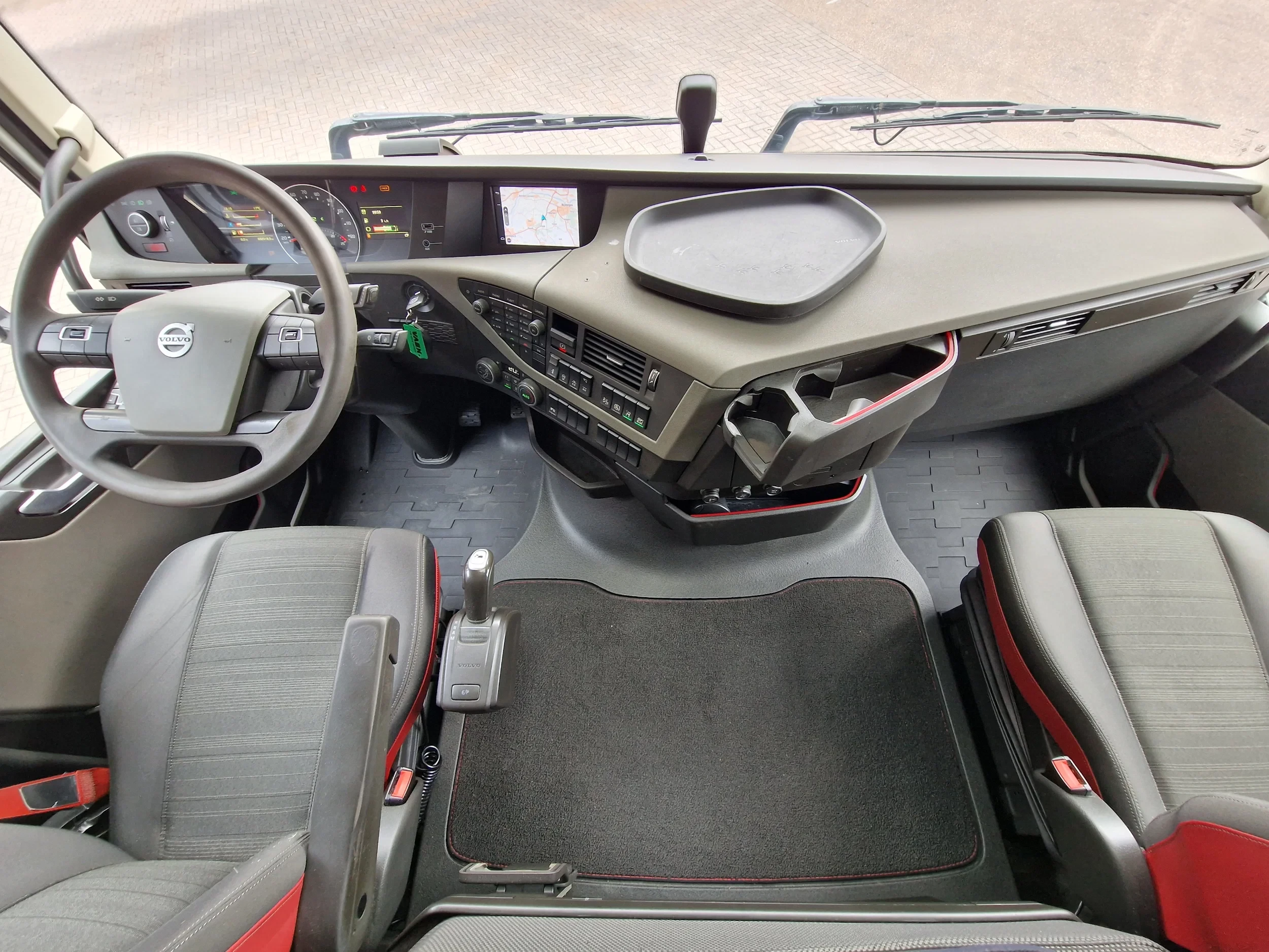 Volvo FH 2020 - 13.500 6x2/4 Low roof - MA chassis - PTO/Hydraulic - Full air imagen 21