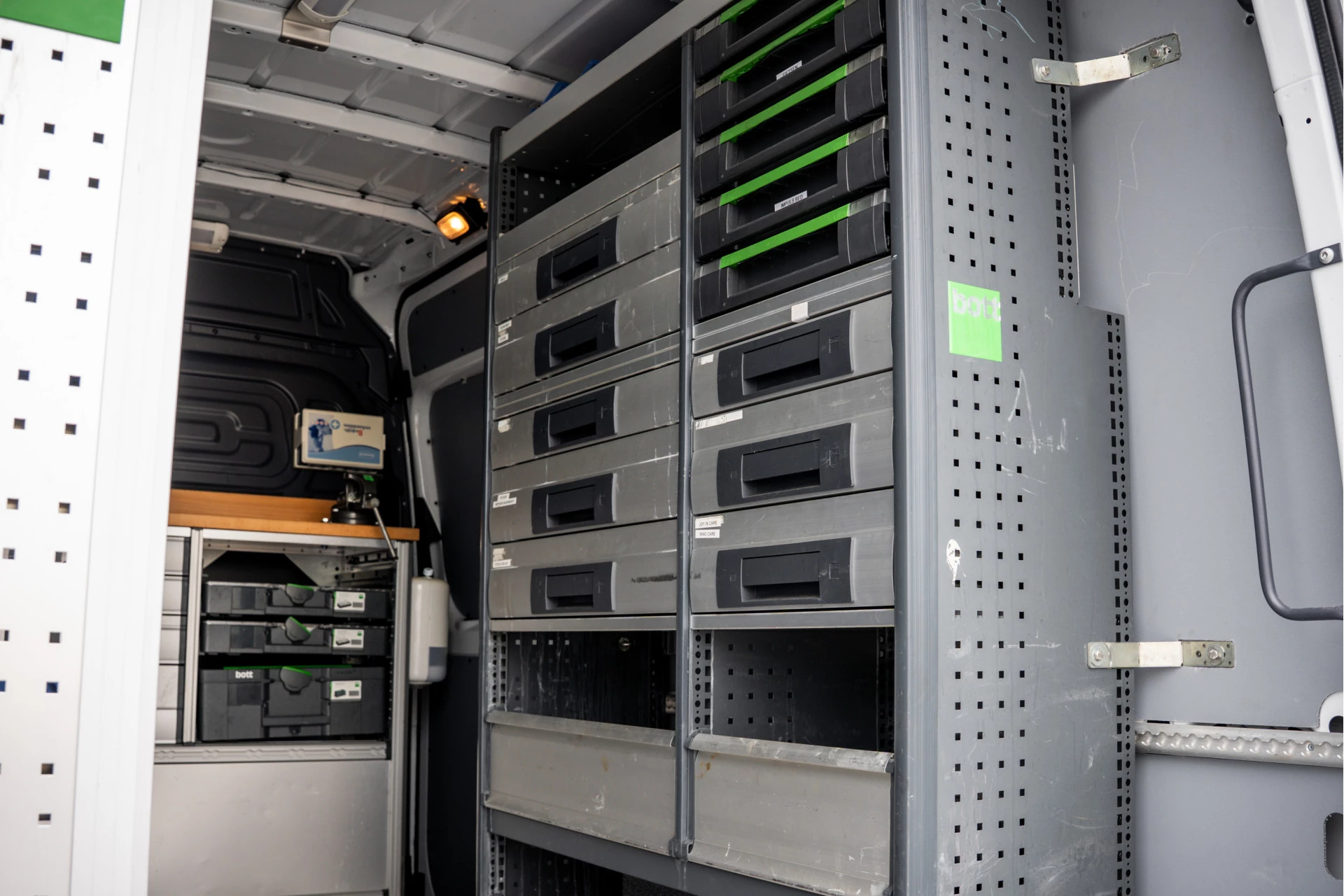 Mercedes-Benz Sprinter 2020 - 311 CDI RWD L2H2 | | Volledig Ingericht | Mbux | Camera | Climatronic afbeelding 13