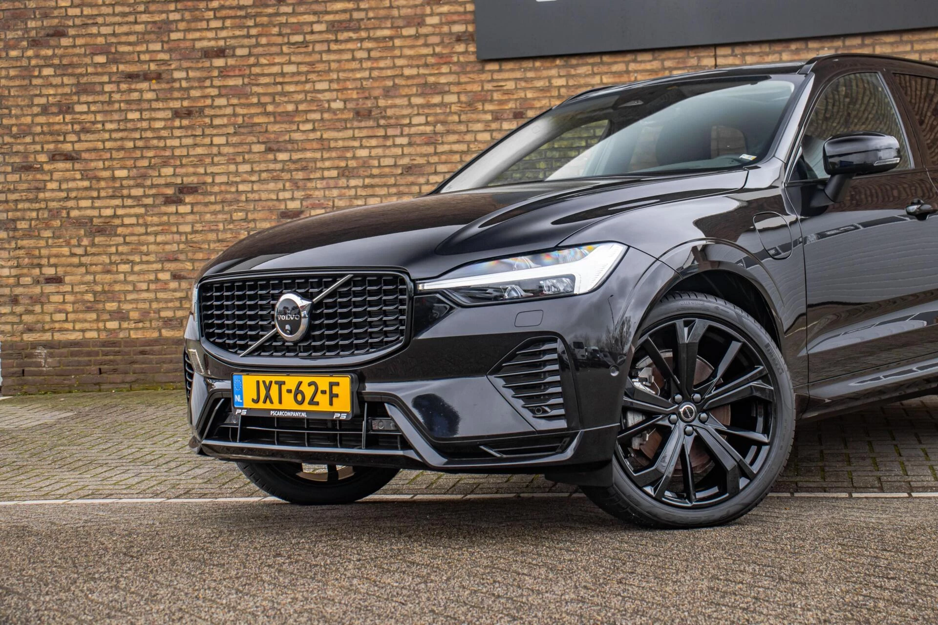 Volvo XC60 2024 - 2.0 T6 Plug-in hyb.AWD Ultra Dark, BTW, Pano, H&K obrázek 26