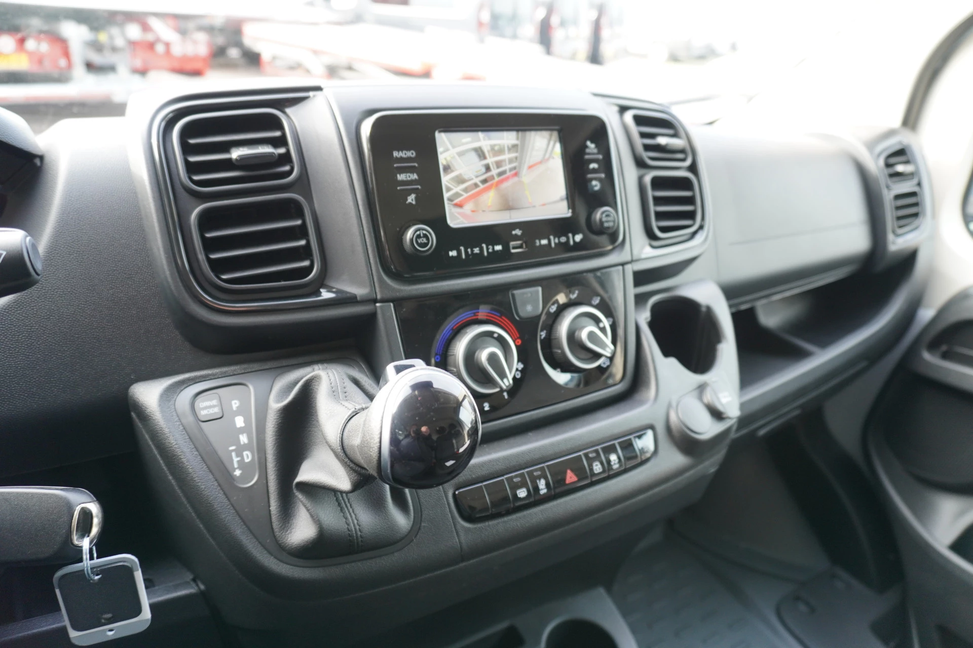 Fiat Ducato 2024 - 2.2 MultiJet 180PK S&S L3H2 Automaat image 17