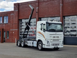 Volvo FH 2018 - 13.540 6x2 - HIAB Hooklift 21T - Retarder - 4.60 WB - Full air te koop