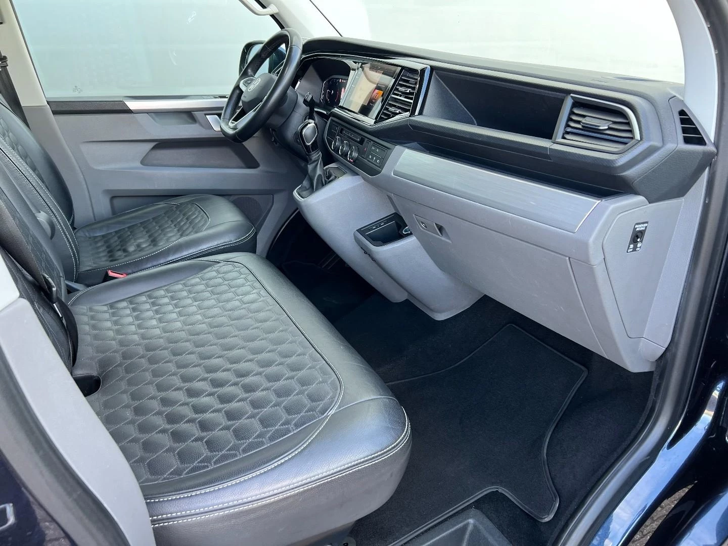 Volkswagen Transporter 2023 - SN DOUBLE CAB 75 EDITION afbeelding 15