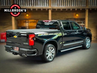 Chevrolet Silverado 2024 - High Country 6.2 V8 420 PK изображение 6