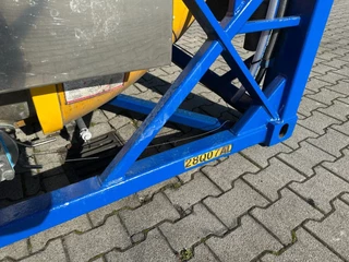 UBH INTERNATIONAL N/A 2001 - 20FT ISO 22.500L / 3 comp (3x 7.500L) / IMO-1 / T7 / 22T6 / 2.5Y+CSCS-test: 09-2028 zdjecie 11