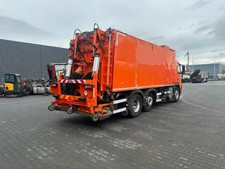 Volvo 340 2012 - FM 6x2 (euro 5) + IPSAM Hogedruk wegdek reiniger / High Pressure Road Surface Cleaner immagine 4