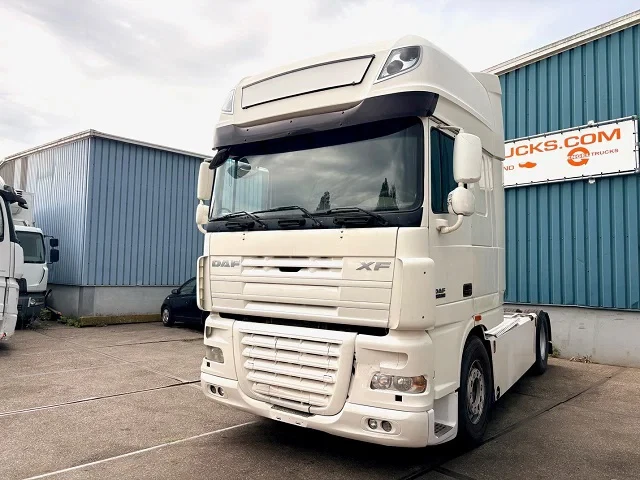 DAF XF 105.460 2010 - SUPERSPACECAB (EURO 5 / ZF16 MANUAL GEARBOX / MX-BRAKE / 2x DIESELTANK / FRIDGE UNDER BED / AIRCONDITIONING) afbeelding 1