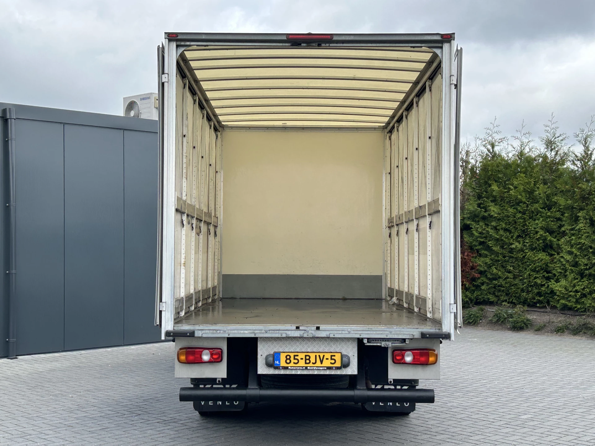 FUSO Canter 2017 - 7C15 EURO 6 / SCHUIFZIJLEN / 1e EIGENAAR / 62.654 KM !! / AIRCO / 4.155 KG LAADVERMOGEN / 3-ZITS obrázek 8