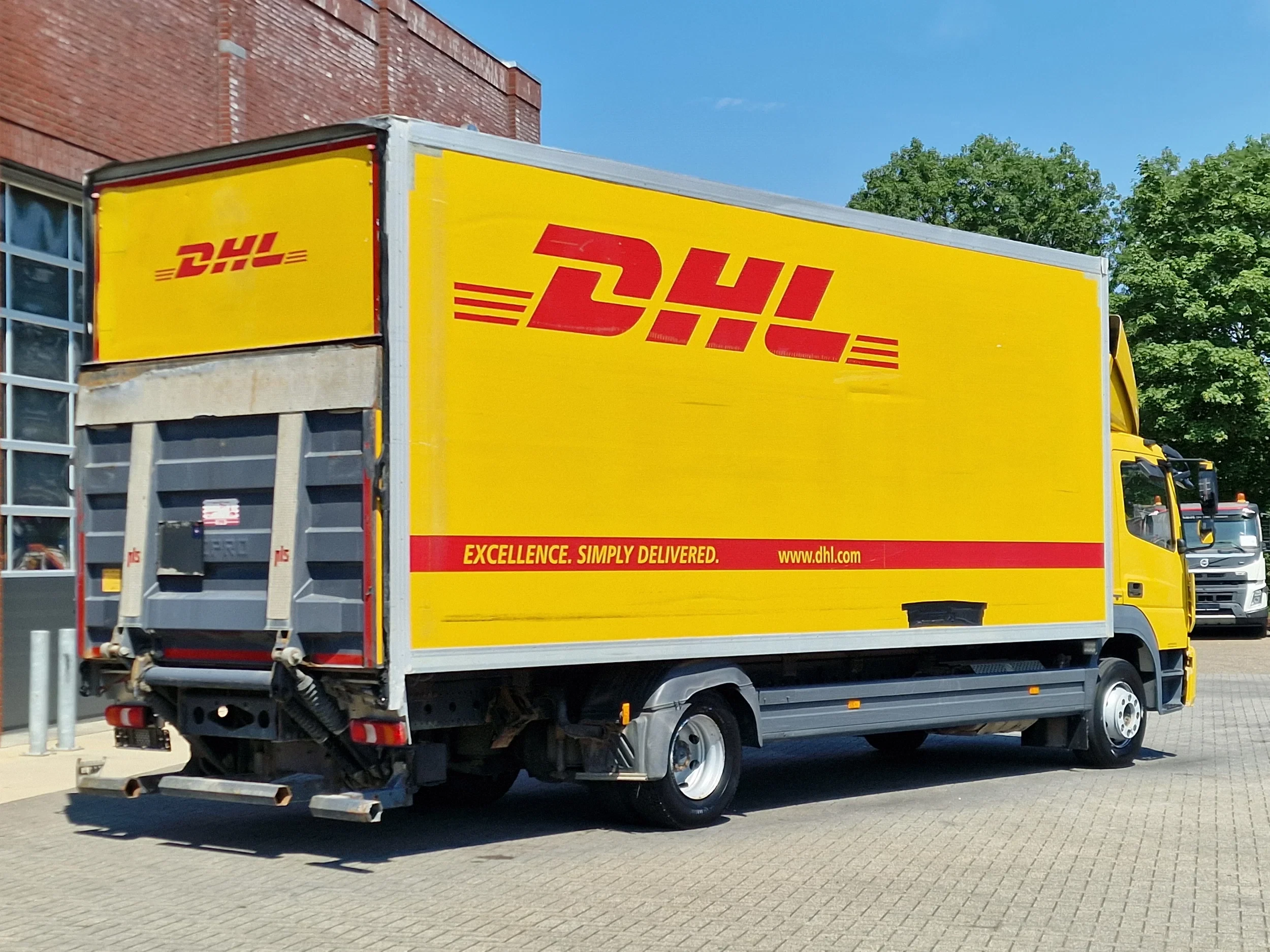 Mercedes-Benz Atego 2013 - 1223 4x2 Box with sidedoors - Loadlift - Euro 6 - Low KM - Automatic gearbox image 10