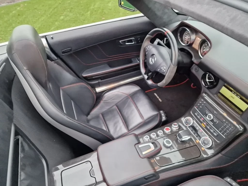 Mercedes-Benz SLS 2013 - GT 6.3 AMG Roadster - Full spec - German registration obrázek 12