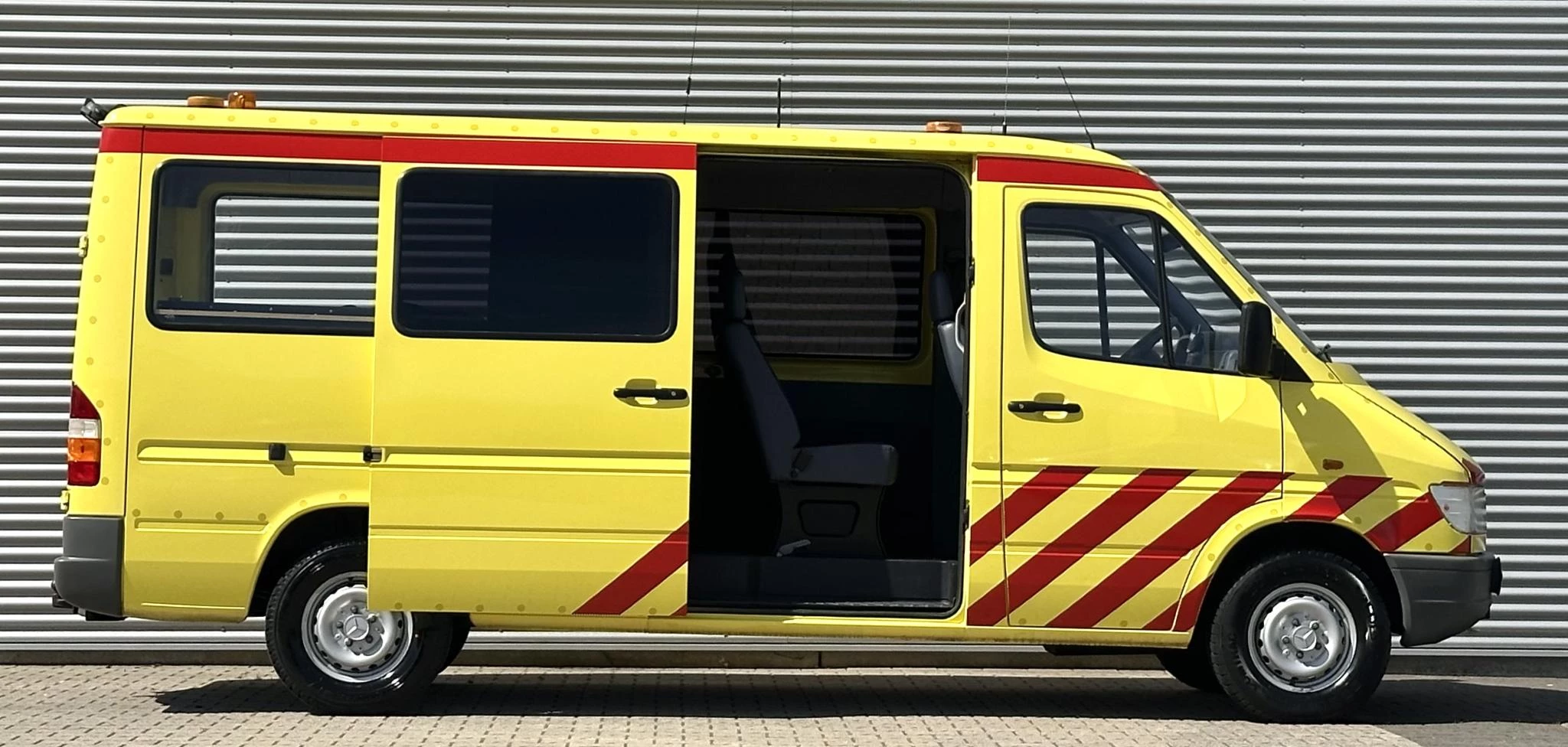 Mercedes-Benz Sprinter 1998 - 310 D lang/hoog Personenbus 8 zitpl.ambulance immagine 2