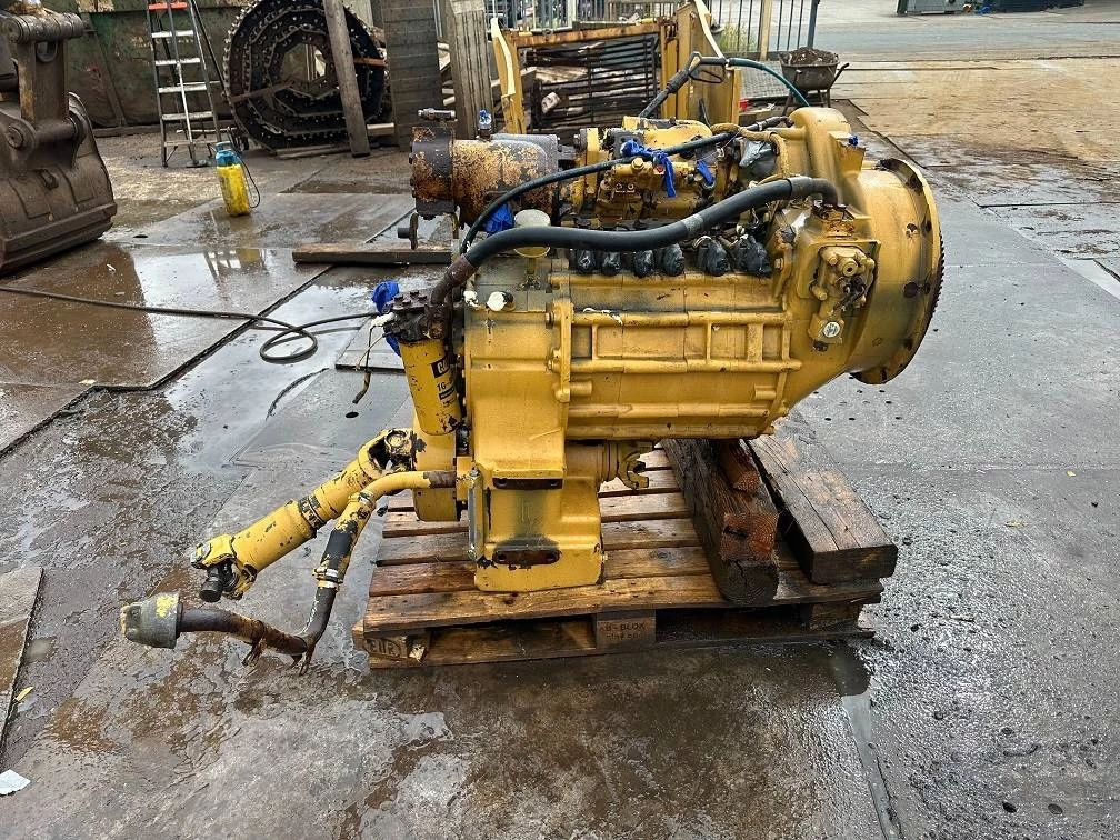 Cat - 950 G II hydrolic pump / gearbox image 6