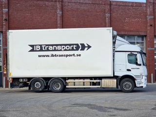 Mercedes-Benz Actros 2018 - 2646 6x2 - Isolated box with sidedoors - Zepro Loadlift - Full air obrazek 12