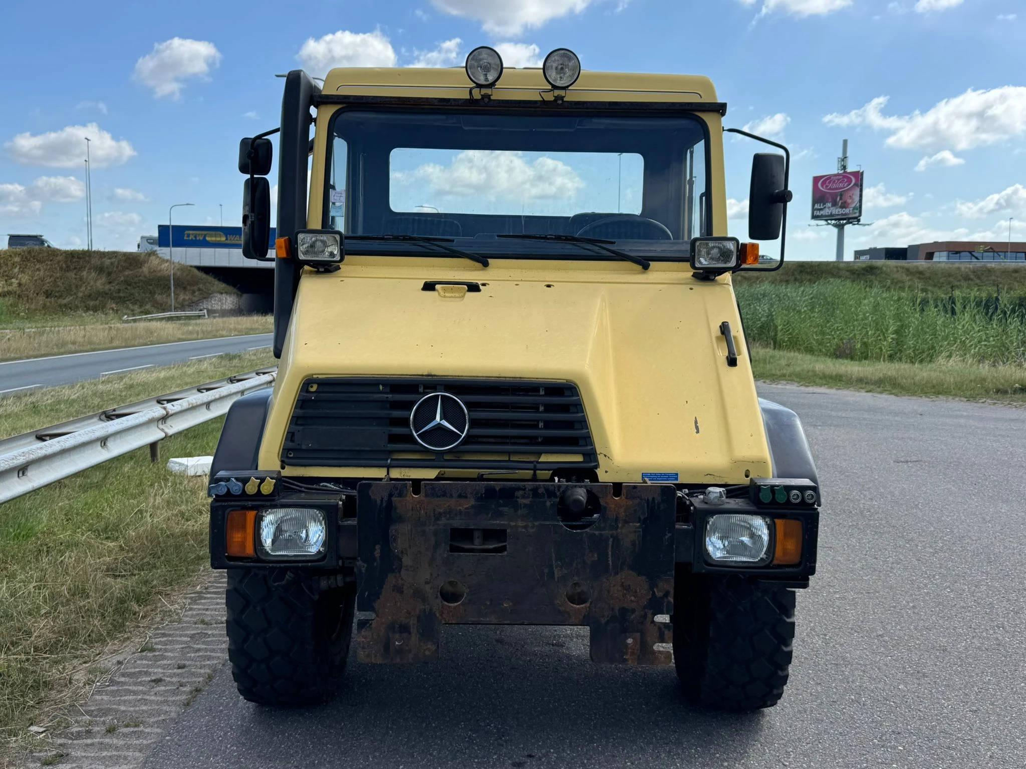 Mercedes-Benz Unimog U140 1994 immagine 8