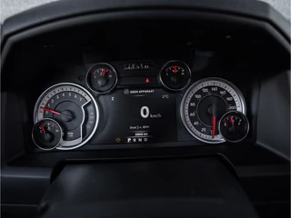 Dodge Ram 1500 2023 - 5.7 V8 Night Edition CrewCab Classic obrazek 23