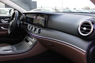 Mercedes-Benz E-Class 2021 - 300e Luxury Line LEDER MEMORY PANORAMADAK BURMESTER DISTRONIC 360-CAMERA HEAD-UP KEY-LESS GO obrazek 22