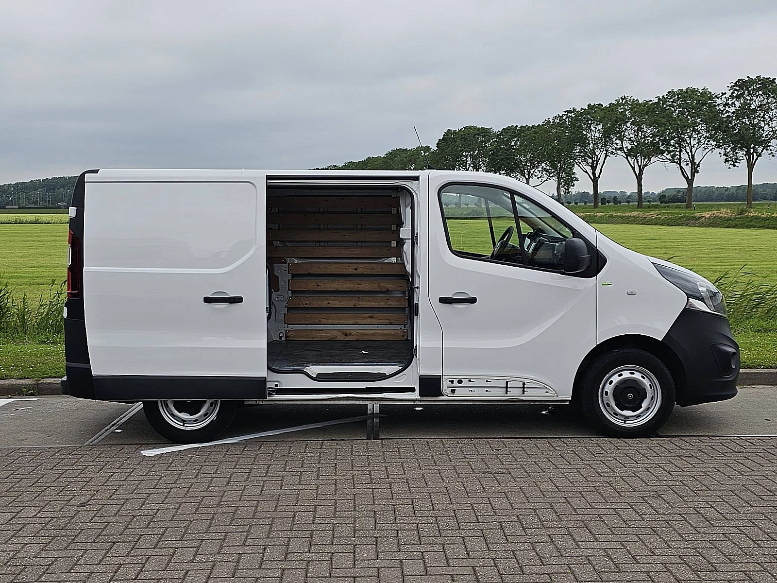 Opel Vivaro 2017 - 1.6 Bild 13