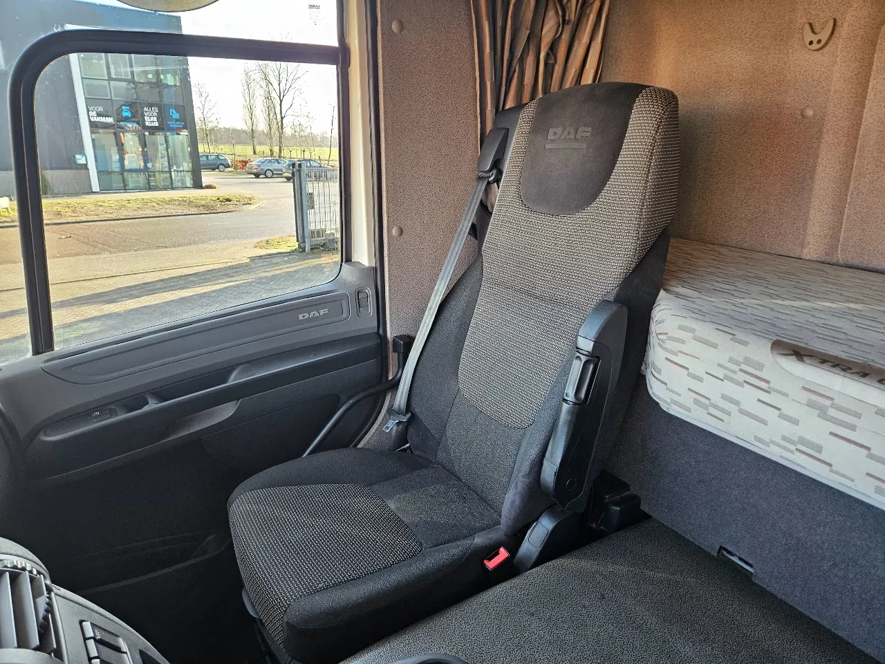 DAF 400 2016 - CF Space Cab 761.000 Km 8.000 kg vooras Bild 13