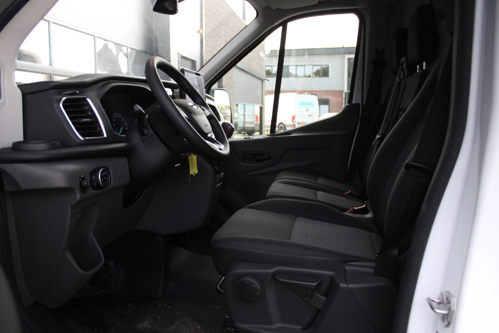 Ford Transit 2024 - 350 2.0 TDCI L3H2 Trend MHEV 170pk Trend - Navigatie - Blind Spot - Adaptive cruise - Camera - 270gr deuren - Trekhaak - Rijklaar Bild 8