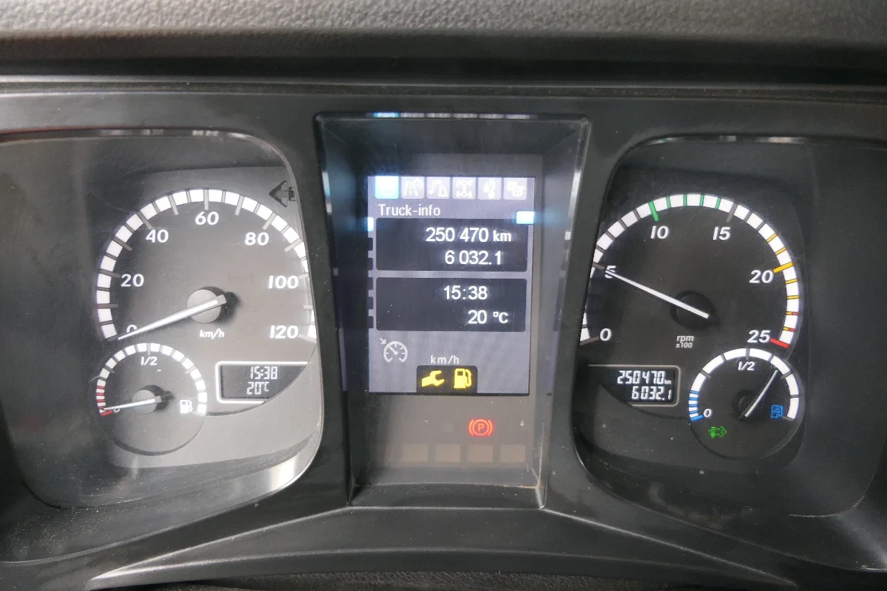 Mercedes-Benz Arocs 4151 2019 - | 8X6 | Voith Retarder | 250470Km | 2019 | Full Spring Suspension | New Tires 100% | Manual Gearbox | Euro6 | French Truck obrázek 38