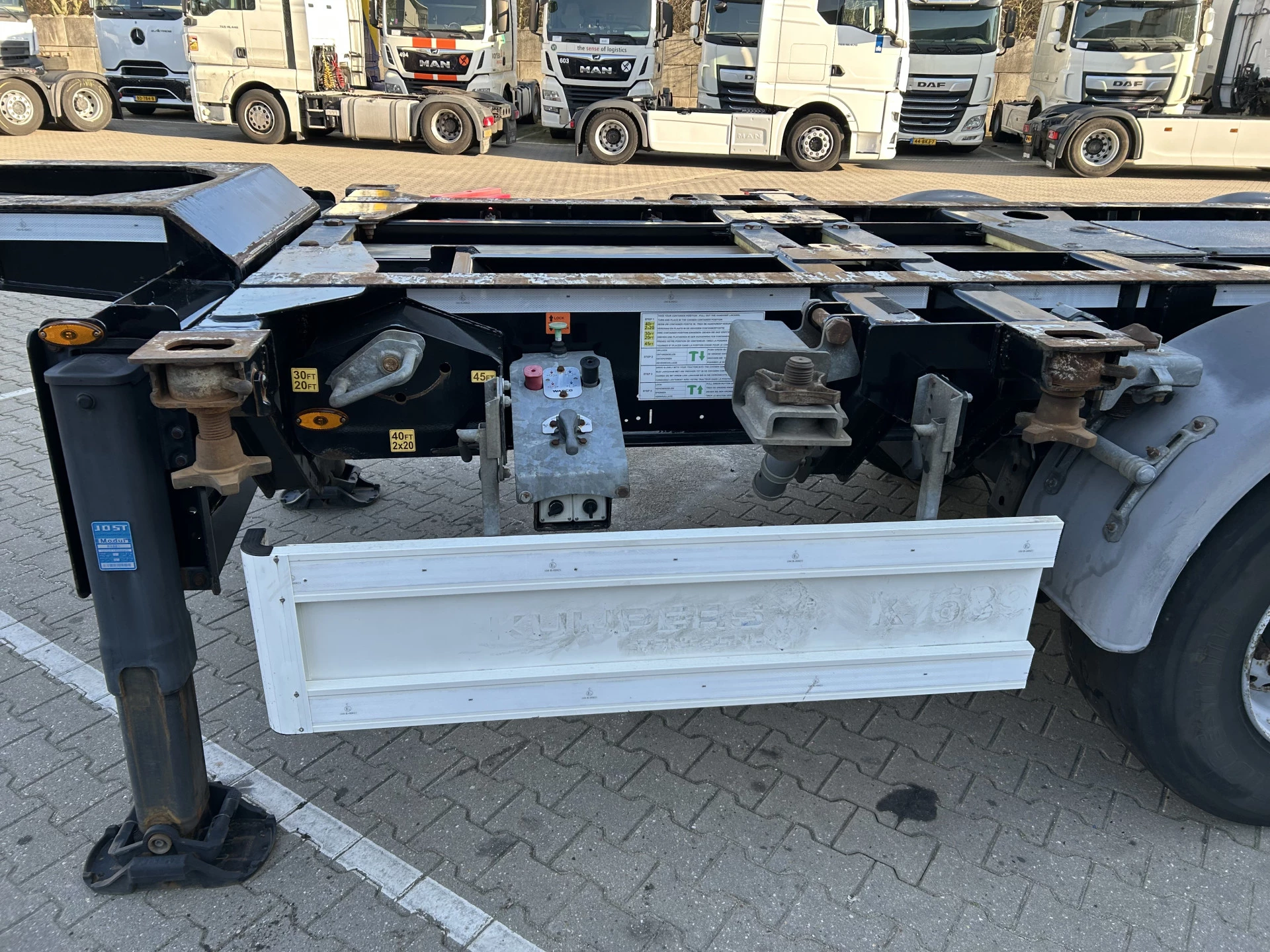Renders Euro 800 2020 - / Multi Container Chassis image 6
