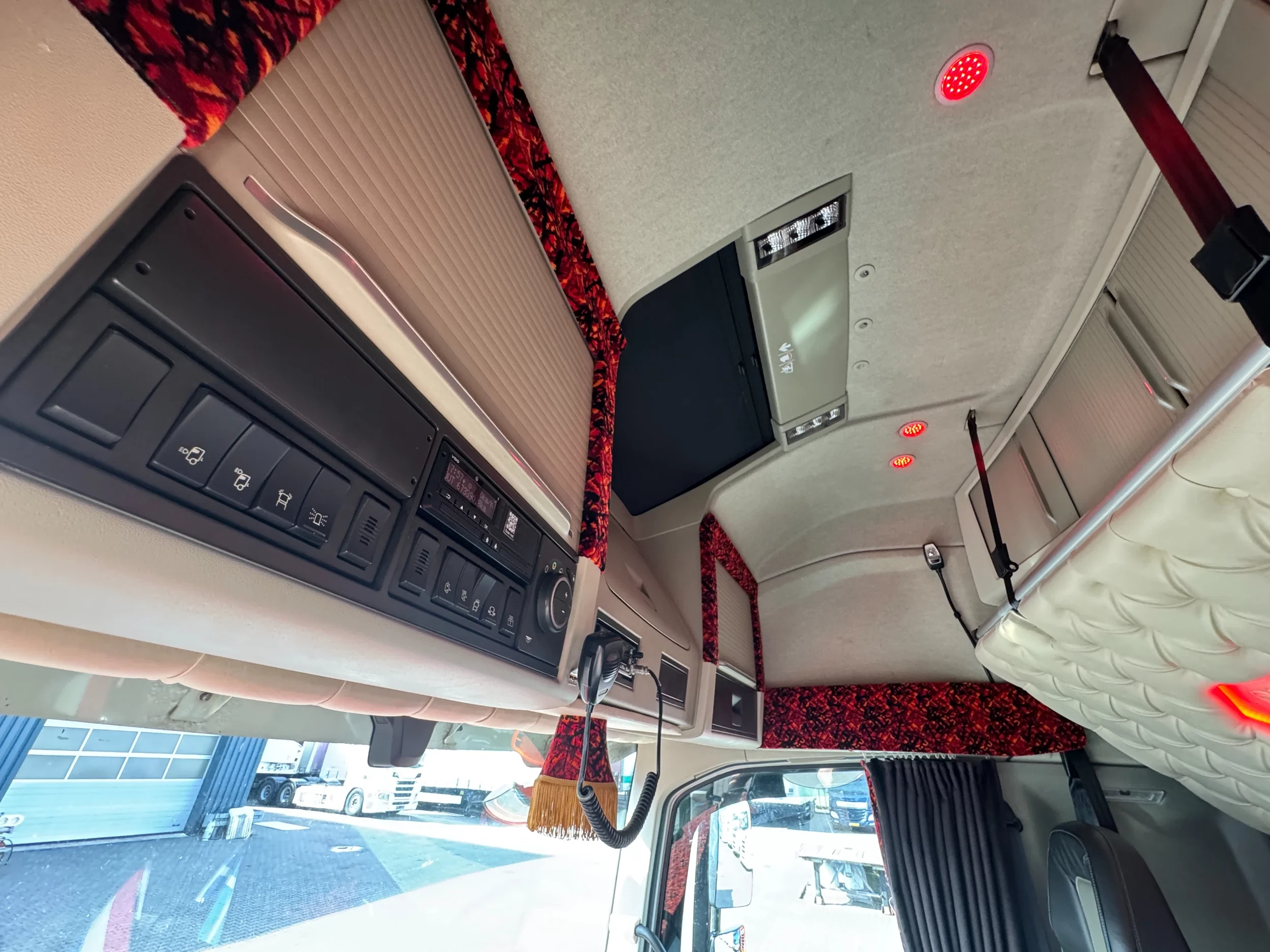 Volvo FH 2020 - 500 Globetrotter XL Special / Full Air / Euro 6D obrázek 17