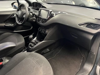 Peugeot 208 2017 - 1.2 PureTech Blue Lion - Distr Vervangen - 2e eigenaar - Nav - Cruise bild 26