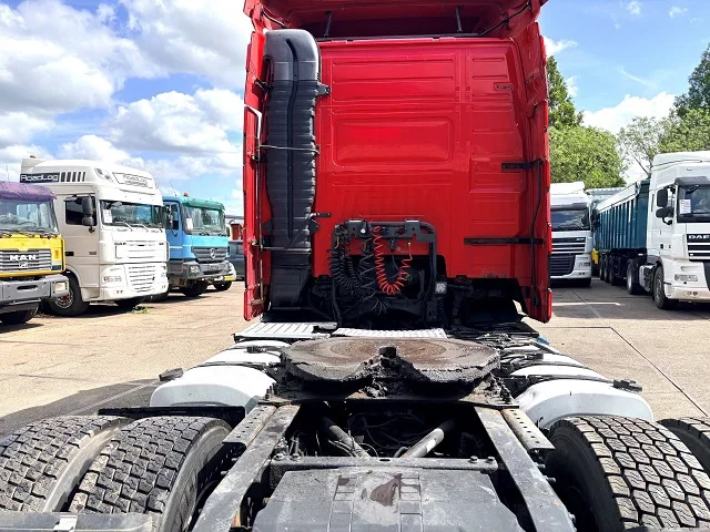 Volvo FH 2008 - 13.440 GLOBETROTTER (12+2 GEARS MANUAL GEARBOX / EURO 5 / VBI-BRAKE / 2x TANK / AIRCONDITIONING / FRIDGE UNDER BED) afbeelding 6