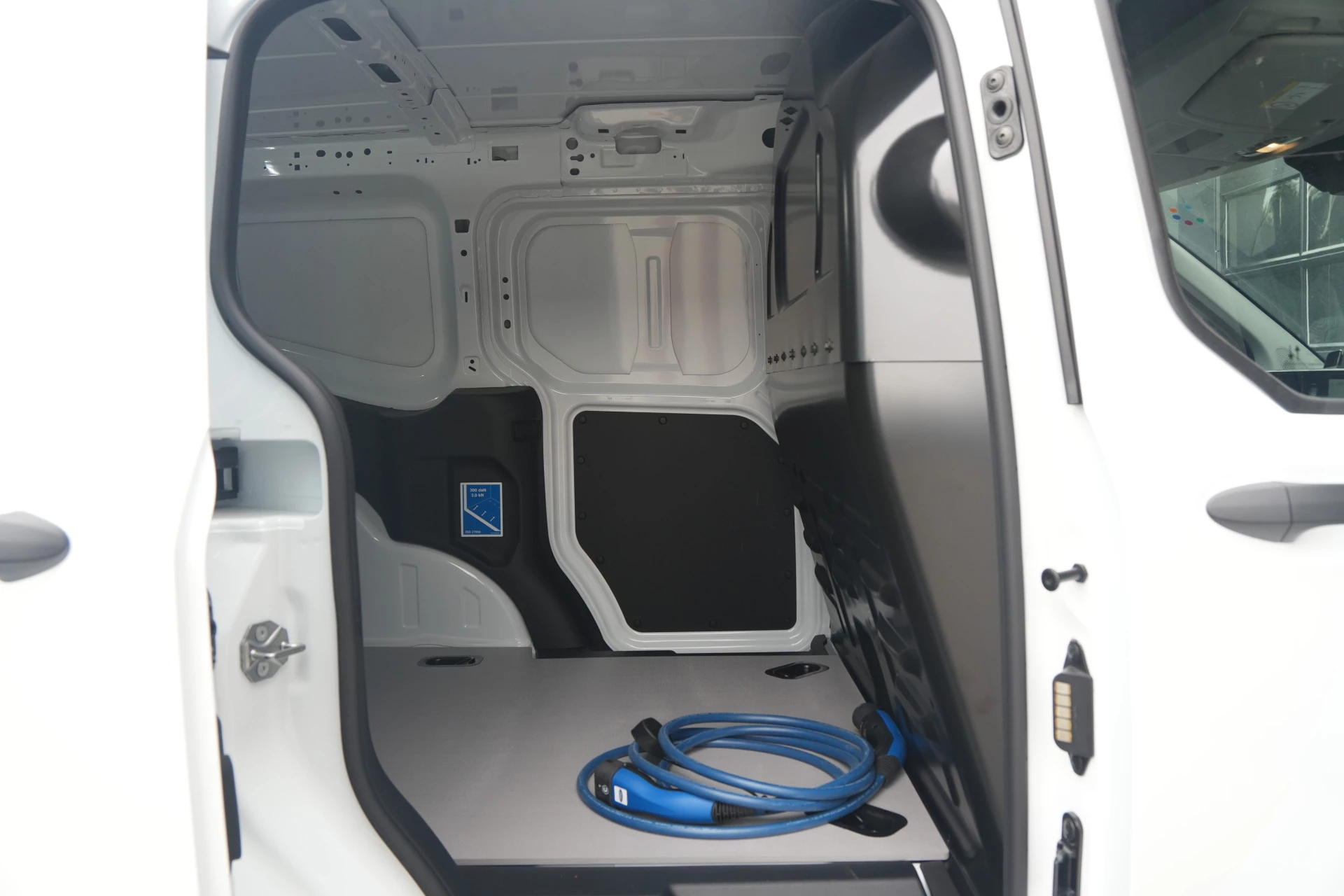 Ford E-Transit Courier 2026 - Trend 46 kWh 136pk - Stoel/Stuurverwarming - Camera - Cruise - Carplay/Android - Rijklaar Bild 13
