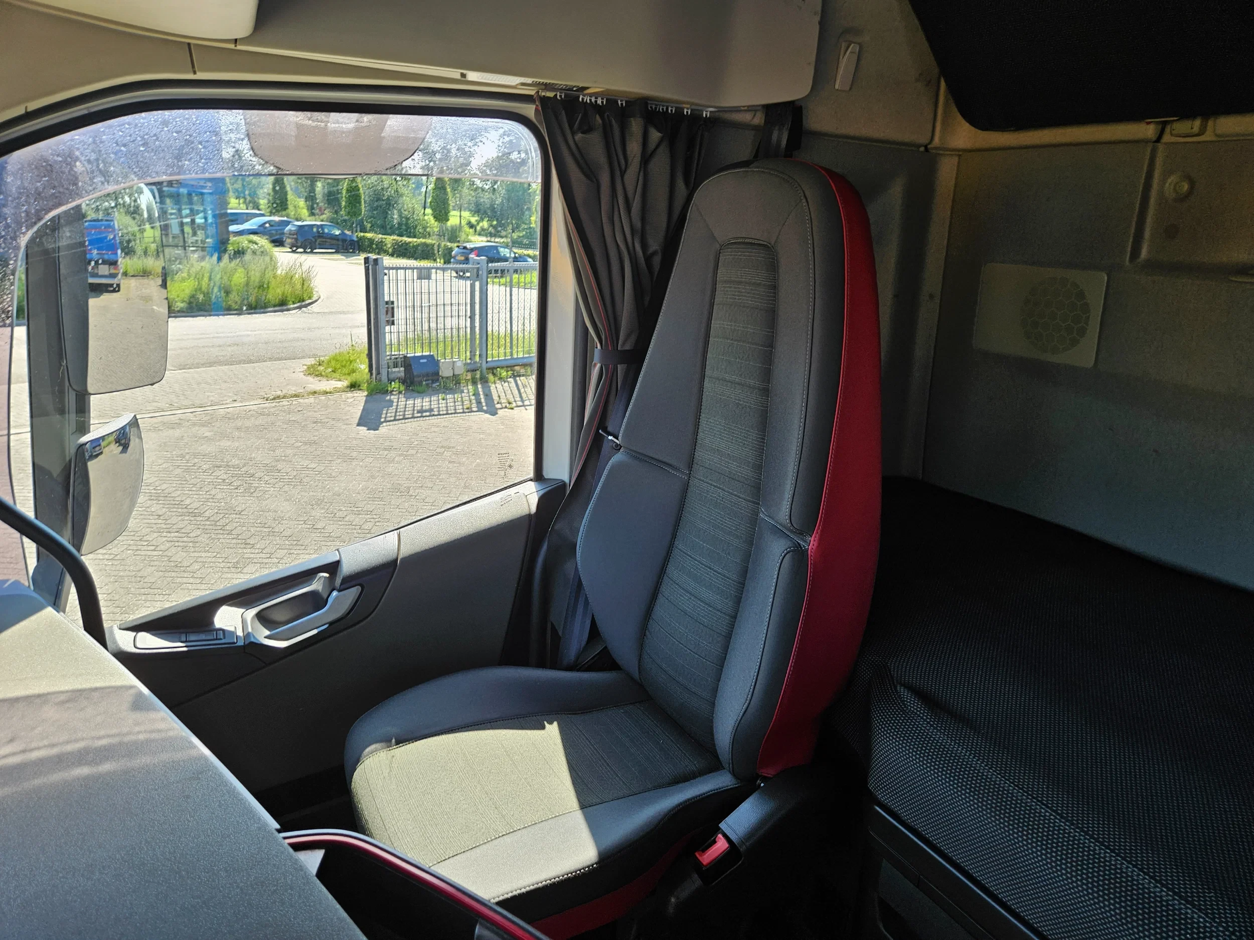 Volvo FH 2019 - 460 ADR EX/II, EX/III, FL and AT PTO Double Tank Smart 2 tacho afbeelding 15