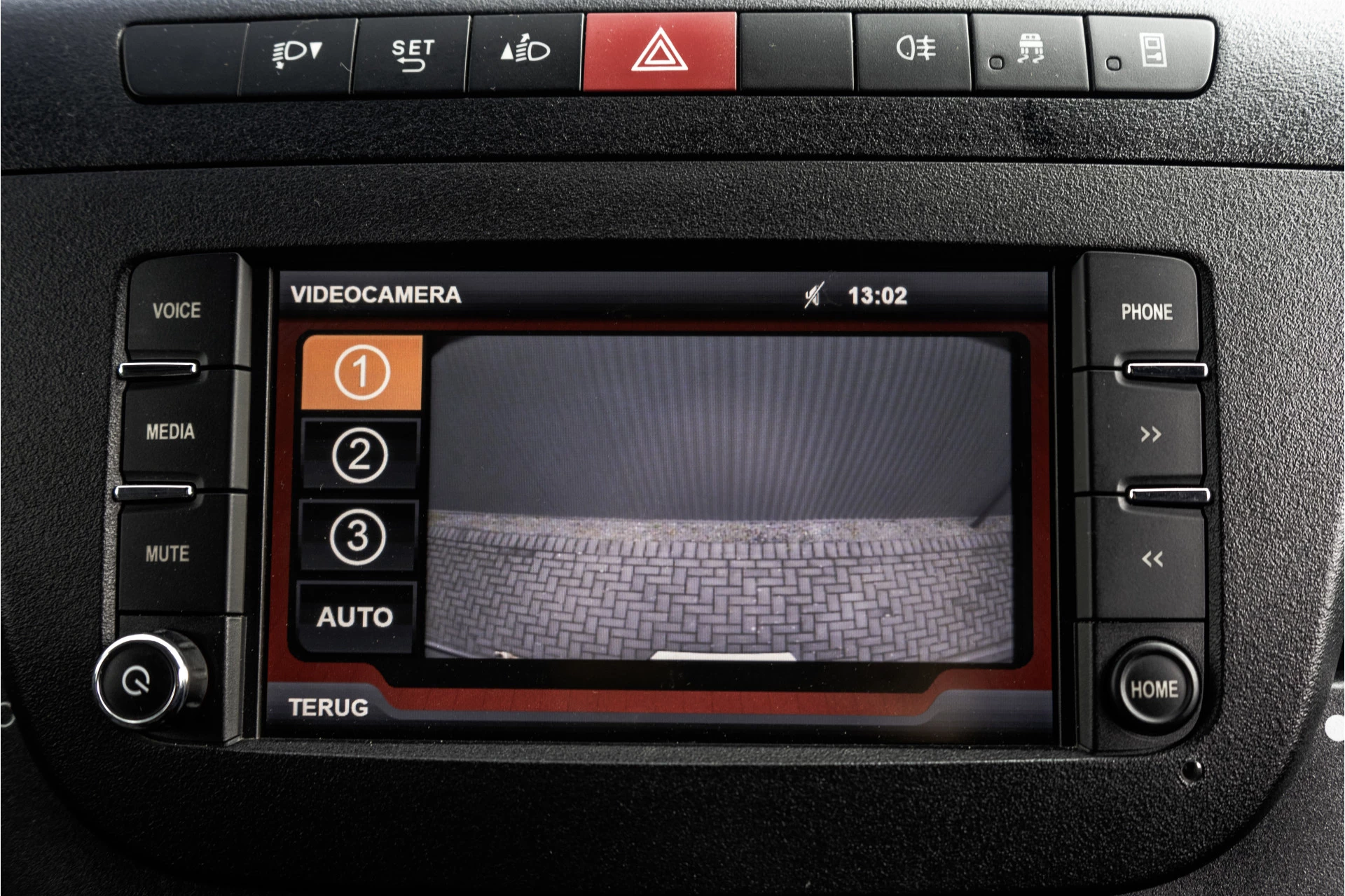 Iveco Daily 2018 - 50C18 | Glasresteel | Automaat | 180 PK | Camera | Navigatie | Cruise | Airco | Tachograaf | Euro 6 afbeelding 11