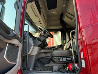 Scania S 2025 - SUPER 560S / ENGINE RUNNING / RETARDER / OVERDRIVE / !!!ONLY:56962 KM!!! / DOUBLE TANK / PARKCOOL / DIGITAL DASH / LEATHER / AUTOMATIC / EURO-6 / 2025 bild 18