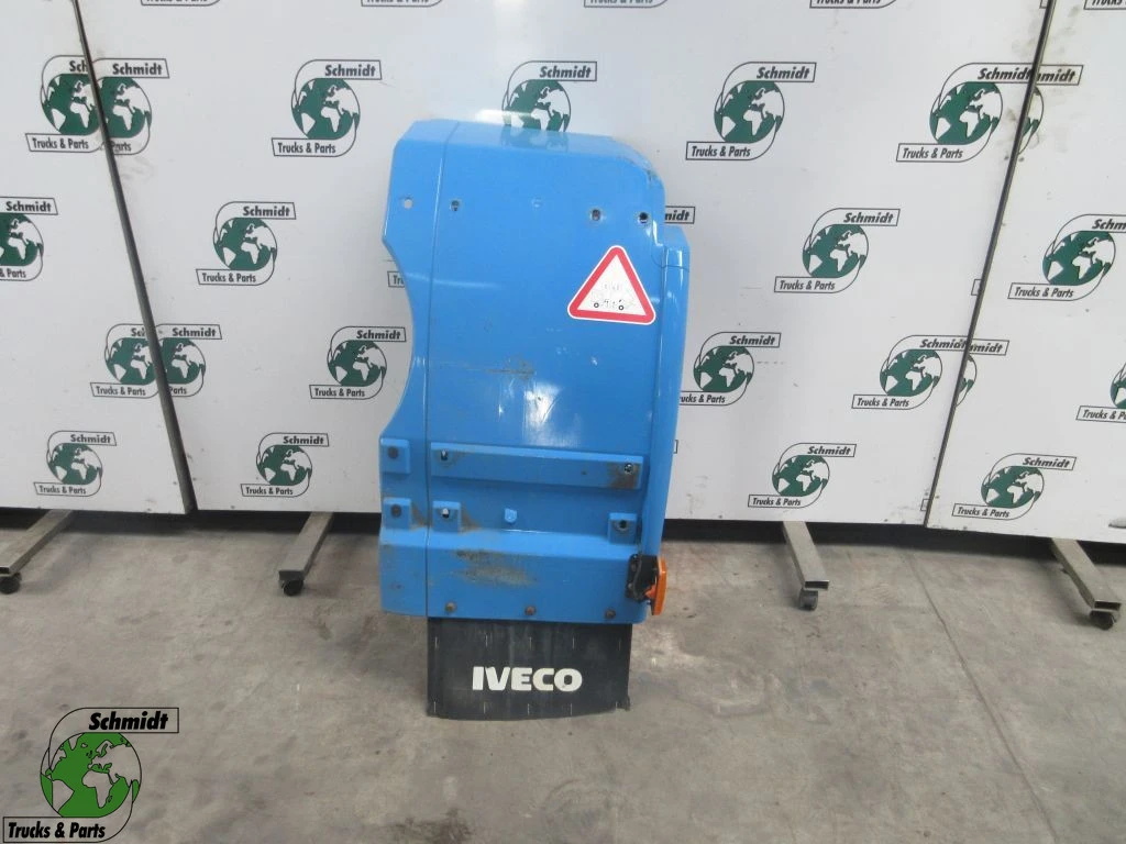 Iveco - 504090862//61 RECHTS SPATBORD HI WAY EURO 6 afbeelding 1
