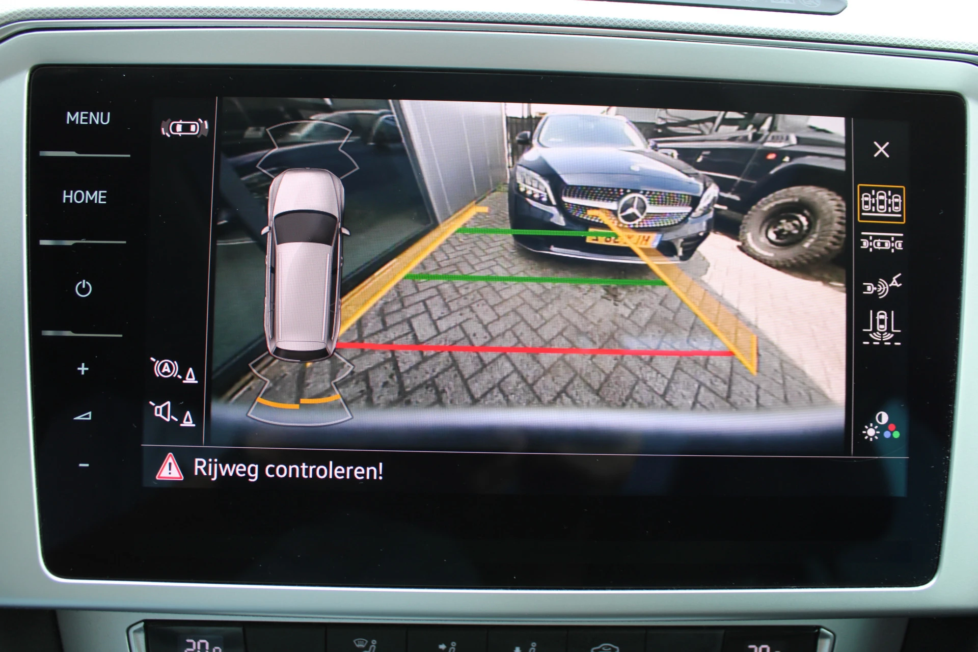 Volkswagen Passat 2018 - Variant 1.4 TSI Comfortline Business PANORAMADAK LEDER TREKHAAK CAMERA afbeelding 24