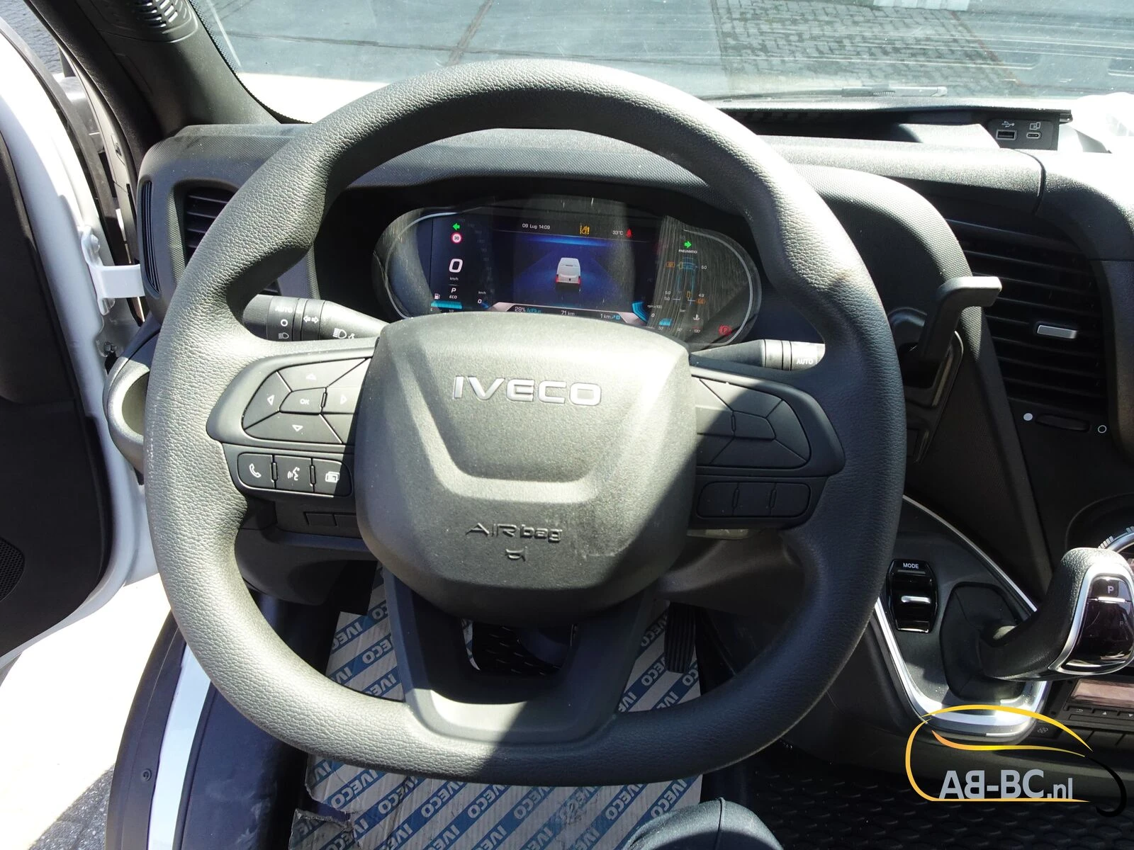 Iveco Daily - 65C18HA8 NEW Automatic 24 seats afbeelding 35