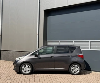 Toyota Verso-S 2011 - 1.3 VVT-i Dynamic bj.2011 Autom|Camera|Navi|Trekh|Nap. afbeelding 2 miniatuur