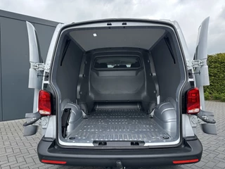Volkswagen Transporter 2024 - 2.0 TDI 150 PK DSG AUTOMAAT HIGLINE / ** 19.778 KM ** / DUBBELE CABINE / ADAPTIVE CRUISE / TREKHAAK / 6 PERSOONS afbeelding 12
