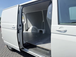 Volkswagen Transporter 2021 - 2.0 TDI HIGHLINE / L2H1 / TREKHAAK / AIRCO / CRUISE / NAVI / CARPLAY / LMV obrazek 9