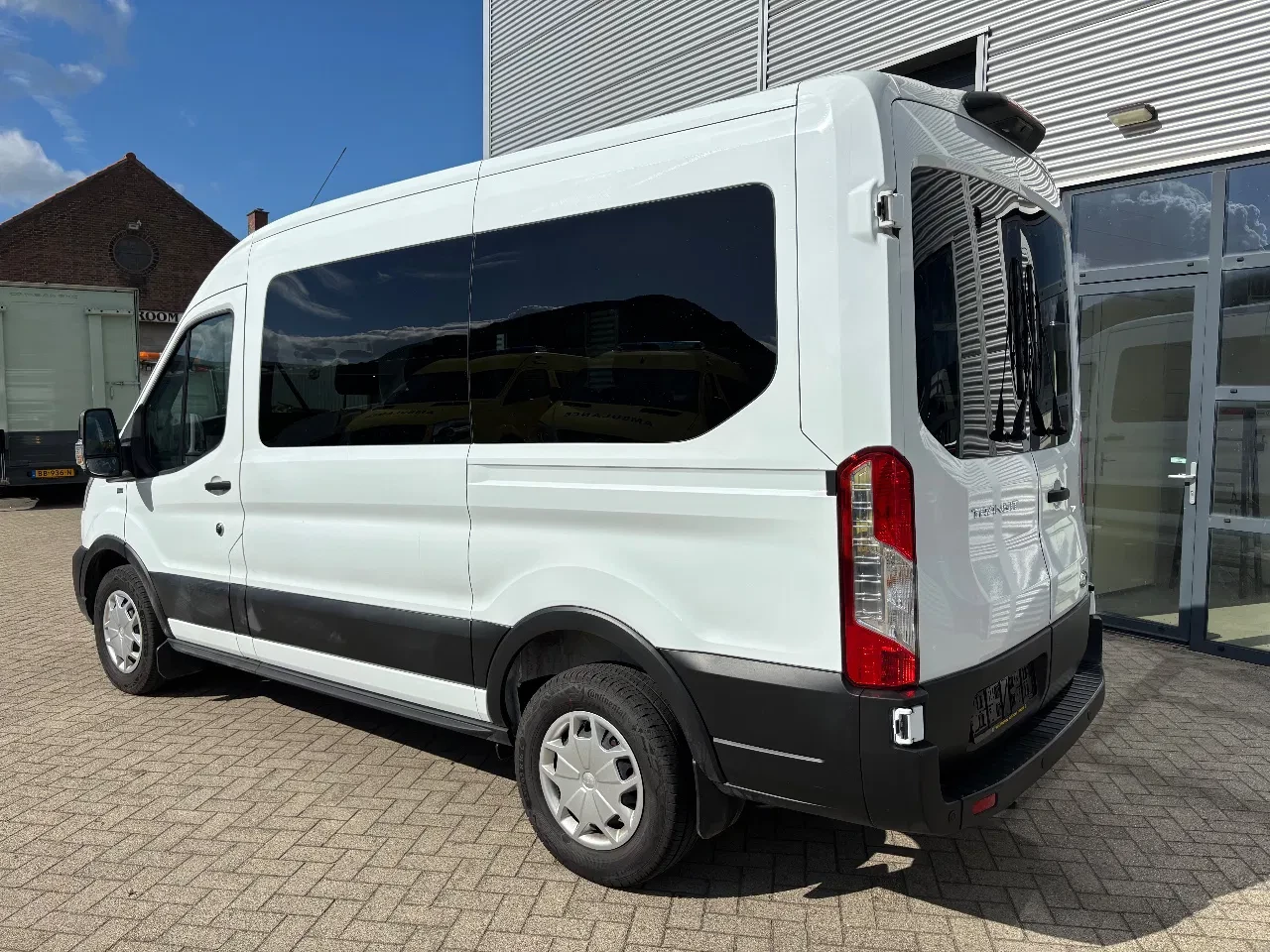 Ford Transit 2022 - 2.0TDCI L2H2 9 Personen Airco Cruisecontrol 4x OP VOORRAAD afbeelding 5