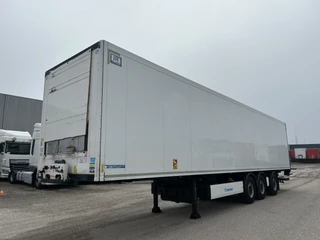 Krone Cool Liner 2015 - / Isolated Box / Loadlift 2000 kg image 19
