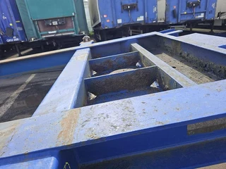 Renders 2 axle 20 ft container chassis  steel  springs bpw drum heavy duty 1996 - N/A image 12