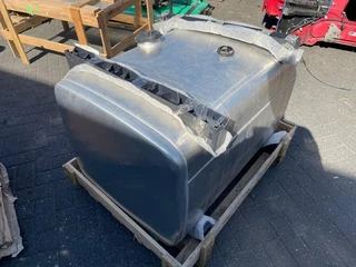 Iveco N/A 2024 - 98472352 FULE TANK 390 LITER (100X63X73 CM) LIKE NEW zdjecie 3