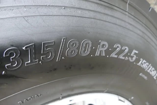 Mercedes-Benz Actros 2021 - 1945 | 2Tanks | 391956Km | 2021 | Tires 85% | 2Beds | Fridge | A/C | Automatic | Tuv/Mot/Apk 03-2025 | Belgium Truck afbeelding 14