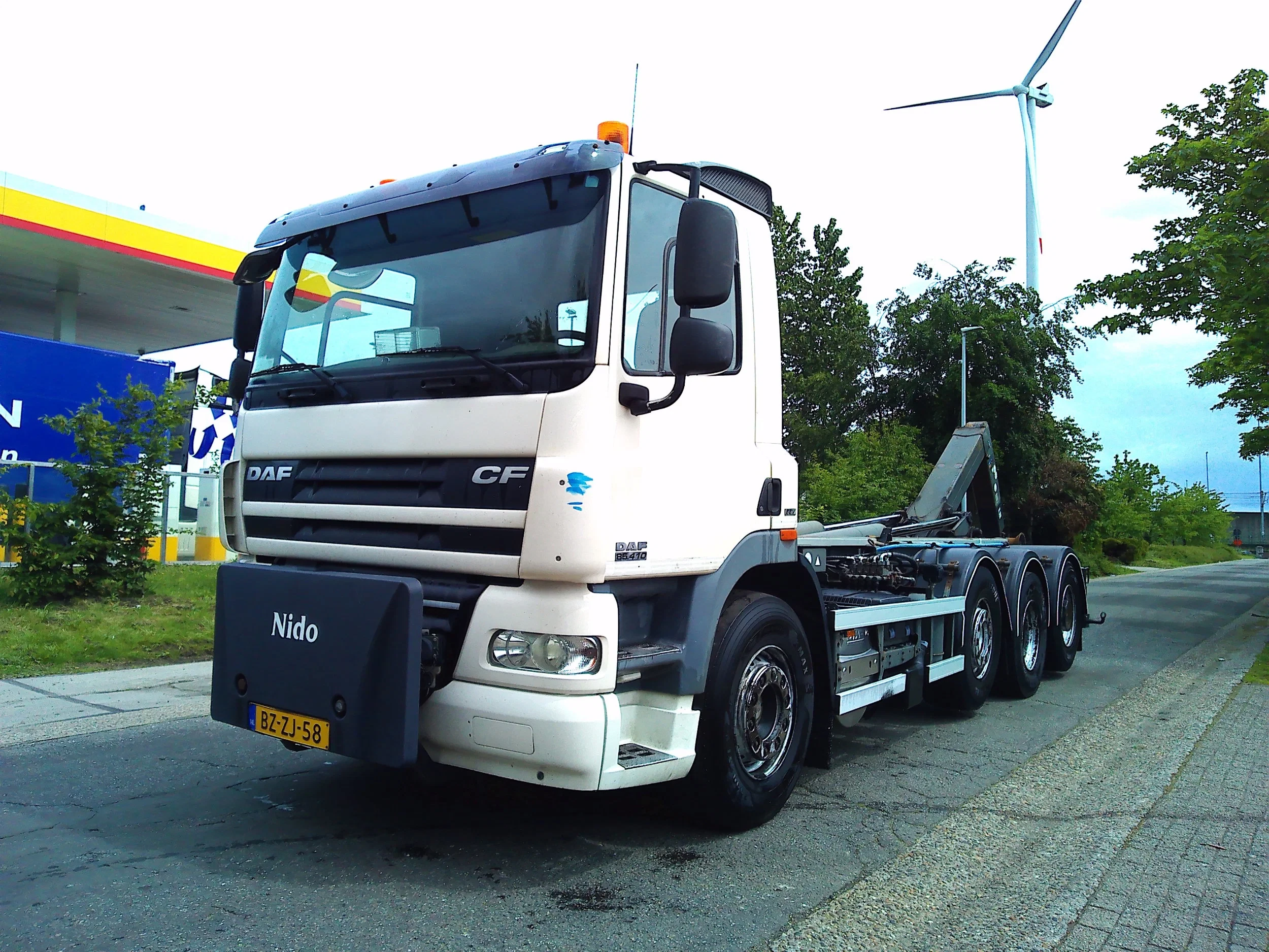 DAF 85 2012 - CF 410 8X2 NL TRUCK image 1
